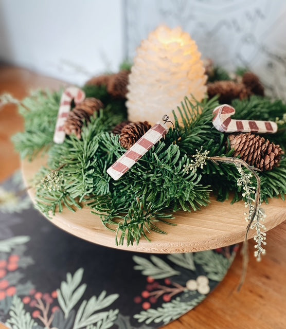 5 Ways to Simply Style a  Pine Wreath for Christmas