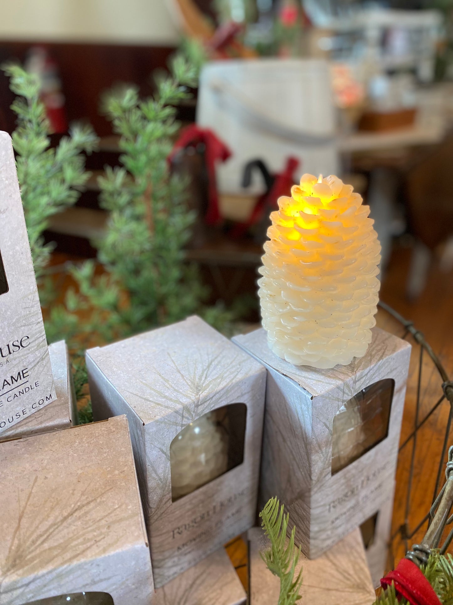 Moving Flame Battery Pinecone Candle