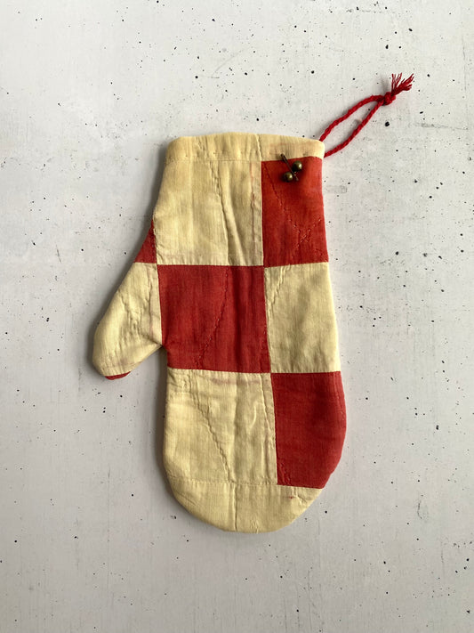 Antique Quilt Mitten
