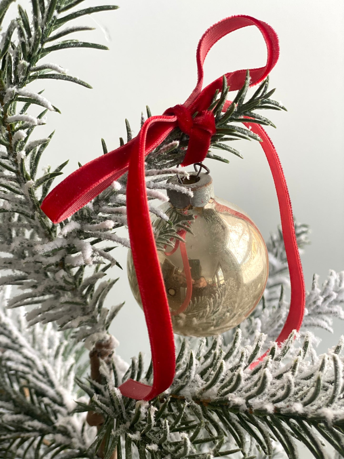 Faux Flocked Tree in Vintage Posts